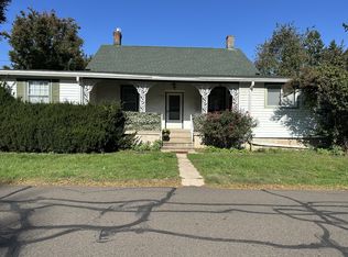 93 Chase Ave, Ivyland, PA 18974