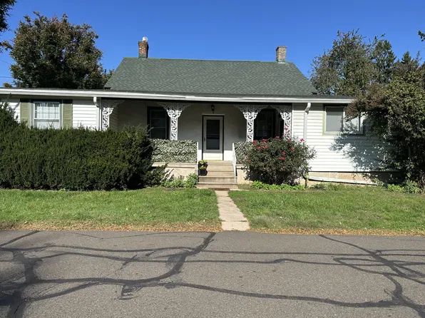 93 Chase Ave, Ivyland, PA 18974