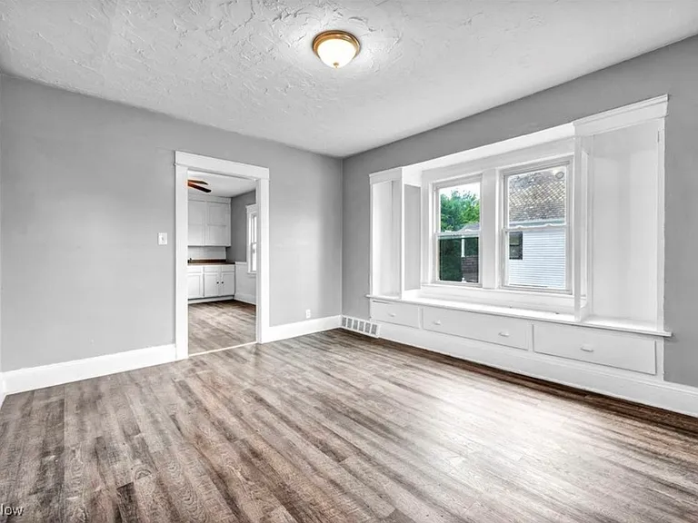 12301 Forest Ave #12301 — Photo 6