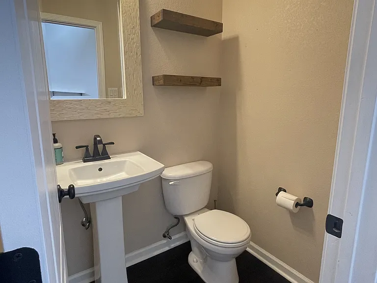 2401 Falesco Rd SE — Photo 12