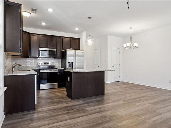 5th image of 1414 Waltham Ln