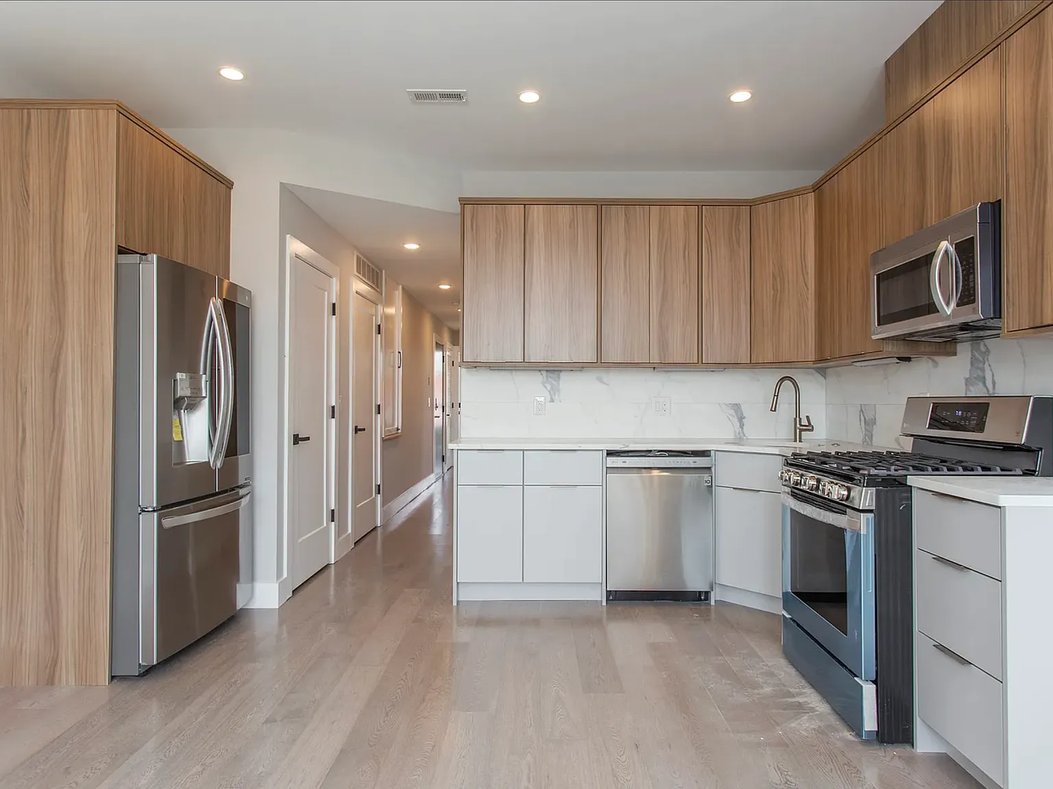 2 bed, $1,400 — Photo 3