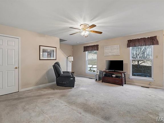 4th image of 433 Summit Tree Ct