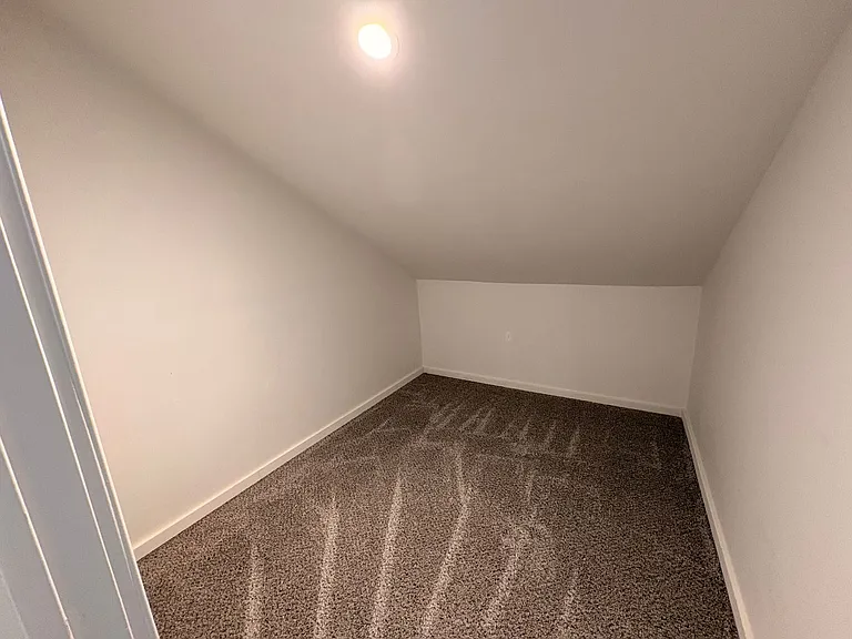 131 Alpine Ct — Photo 20