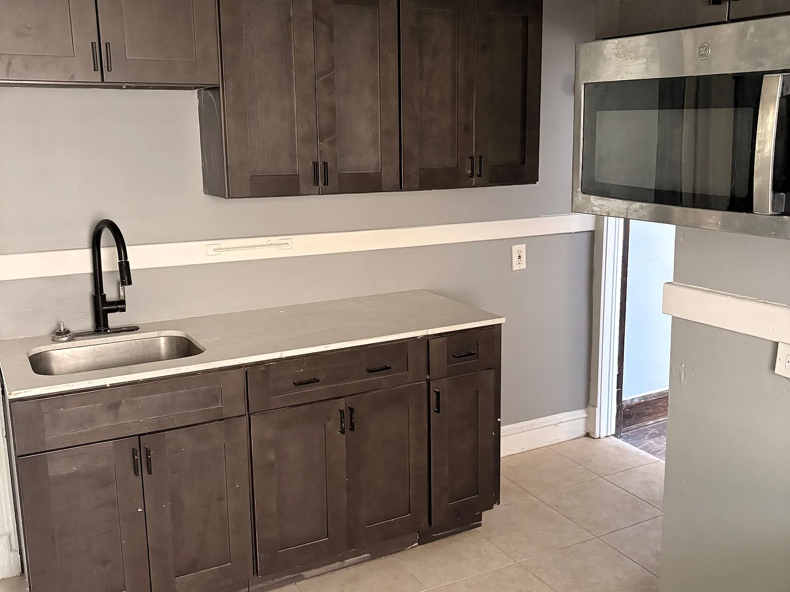 4 bed, 2.0 bath, 2229 sqft, $1,900 — Photo 3