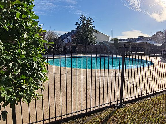 2nd image of 1314 Dulles Dr APT G