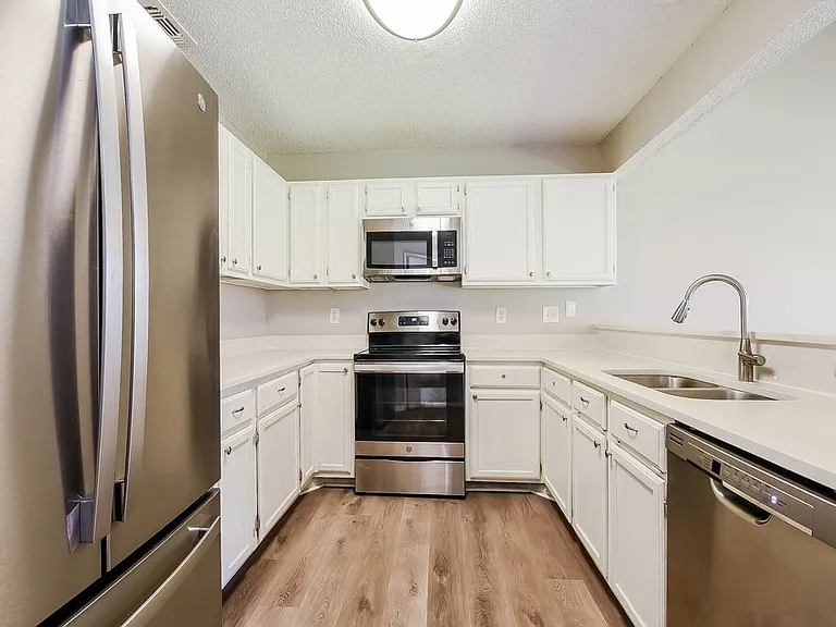 472 Amethyst Way — Photo 10