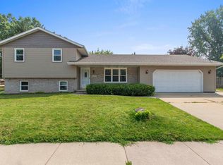 1208 Orchard Dr, Kaukauna, WI 54130