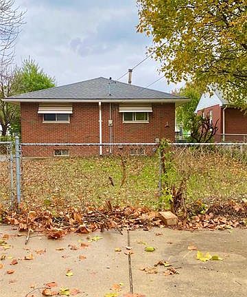 2nd image of 425 Bowman Ave