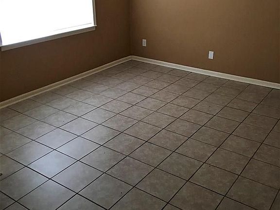 5th image of 6111 Queensboro Dr APT B