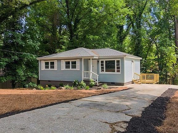 2nd image of 612 Hickory Trl SE