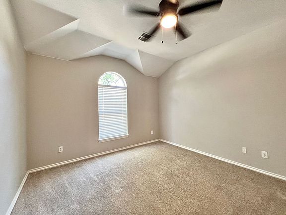 5th image of 3003 Eastwood Dr