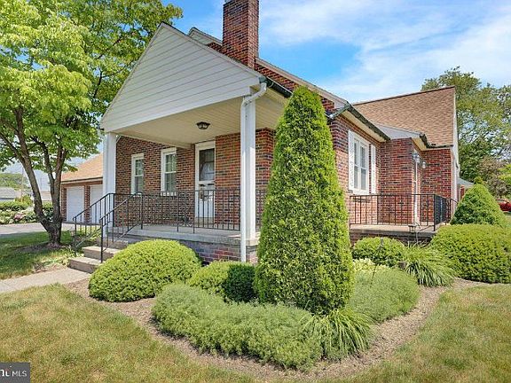 5th image of 615 Elizabeth Ave