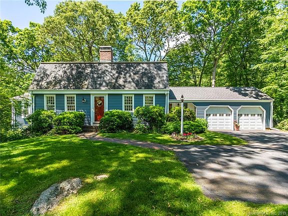 2nd image of 9 Applewood Ln