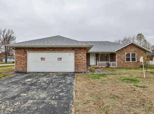 805 N Chicago Ave, Bolivar, MO 65613