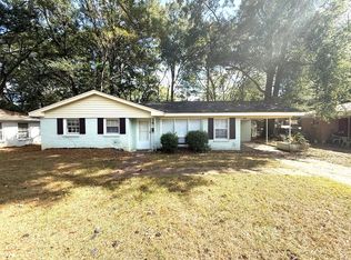 2714 Green Oaks Dr, Montgomery, AL 36107