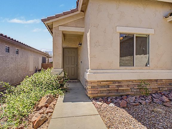 3rd image of 1361 W Via Cerro Colorado