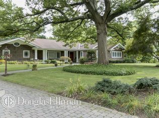 3 Laurel Dr, Great Neck, NY 11021