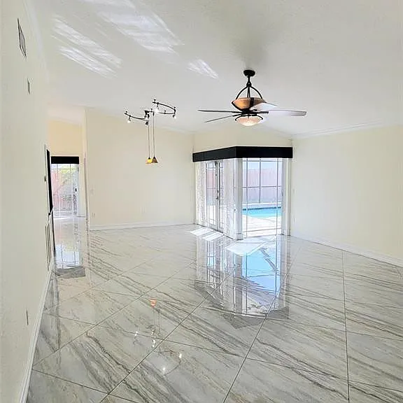 531 SW 167th Ter — Photo 5