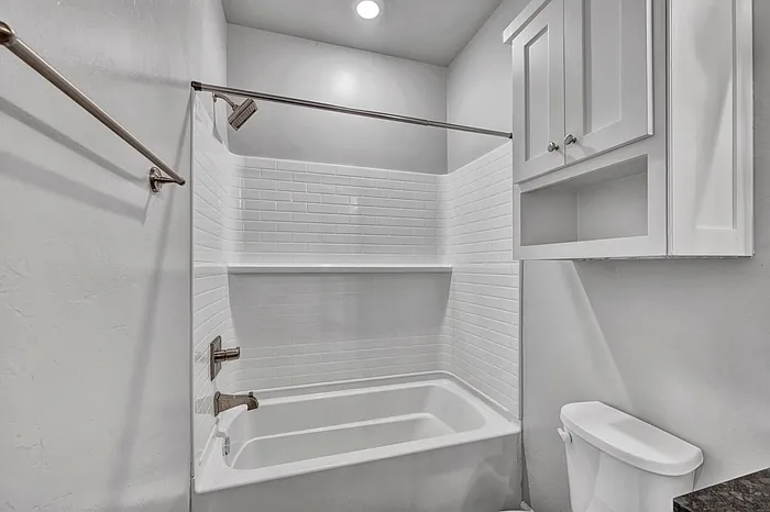 1138 N Blackwelder Ave #3 — Photo 10