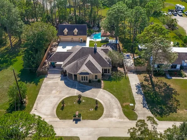 1005 Lewis Dr, Kemah, TX 77565