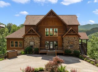 1131 Parkview Vista Way, Pigeon Forge, TN 37863