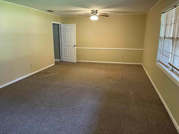 3rd image of 2427 Shalley Dr