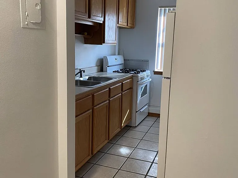 2700 Humboldt Ave S — Photo 16