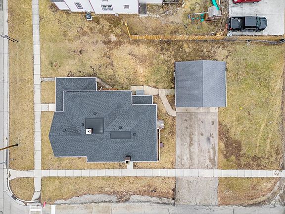 5th image of 922 Lincoln Ave