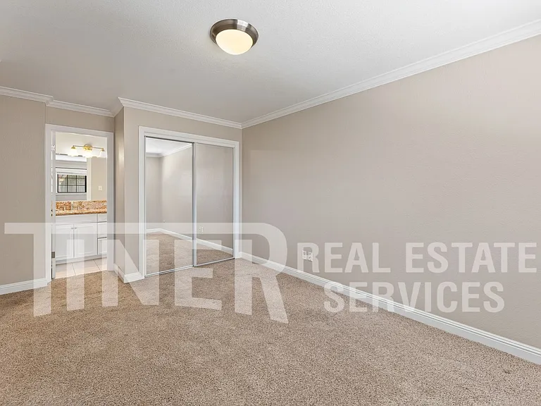 8950 Salmon Falls Dr — Photo 11