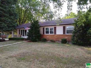 1240 E 6th St, Sheldon, IA 51201