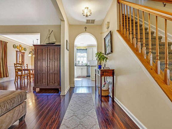 4th image of 43 Fallsington Pl