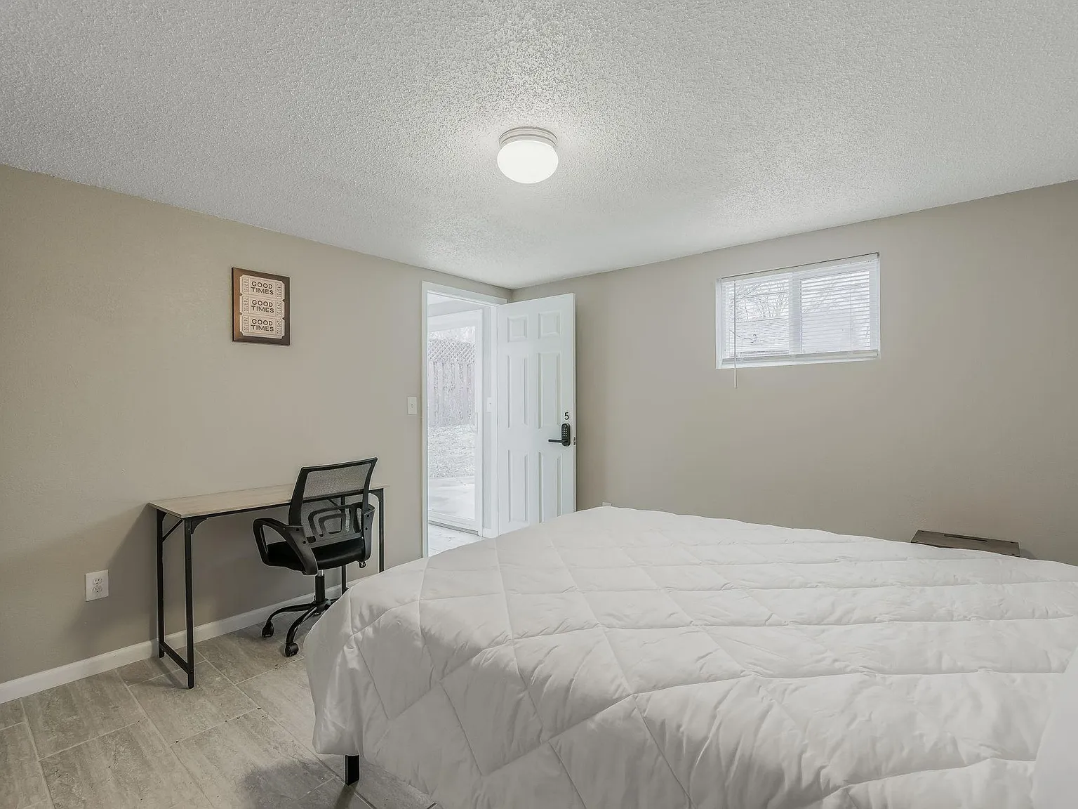 4 bed, 4.0 bath, 2500 sqft, $745 — Photo 2