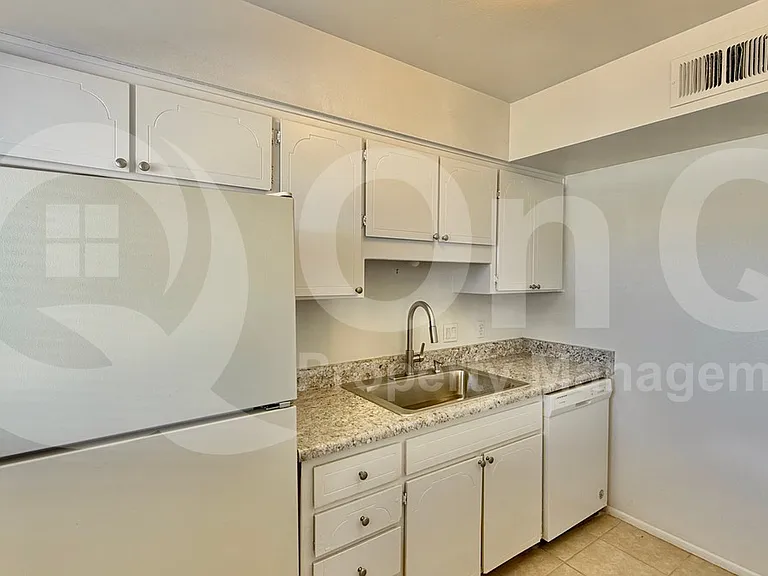 12602 N 21st Ave — Photo 7