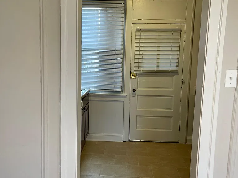 1637 W Estes Ave #3 — Photo 6