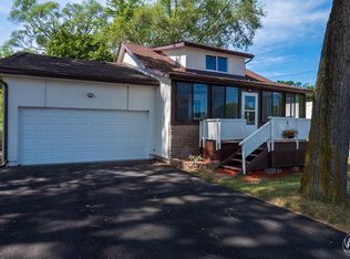2422 Union St, Lake station, IN 46405