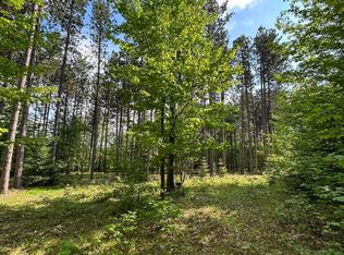 120 Pinton Ln, Marquette, MI 49855