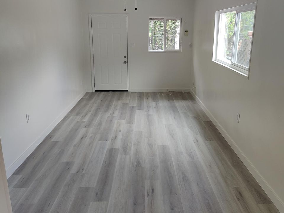2nd image of 380 N San Vicente Blvd