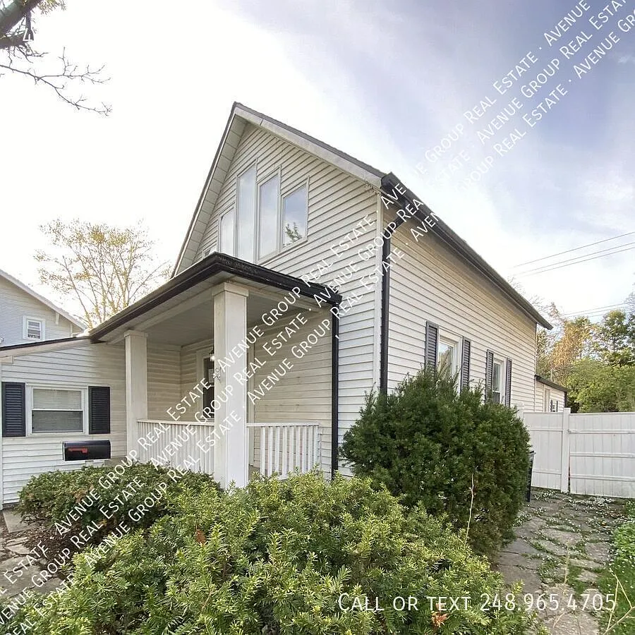Building Photo - 415 Gardenia Ave