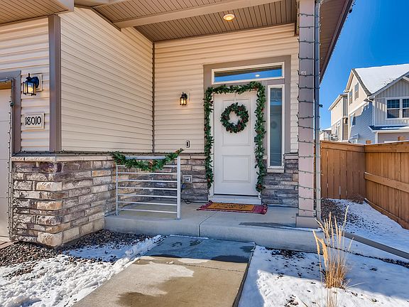 04 Exterior Front Entry.jpg