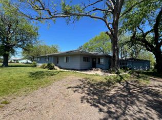 1166 W 2nd St, Waldron, AR 72958