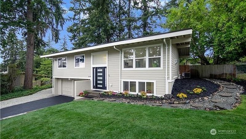 3rd image of 16436 SE 8th St