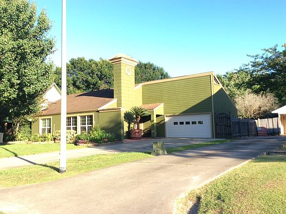 2nd image of 119 E Greenway St