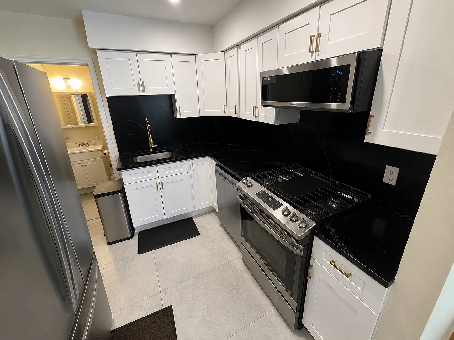 1 bed, 750 sqft, $1,875 — Photo 3