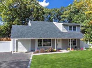 72 Patricia Ln, South Setauket, NY 11720