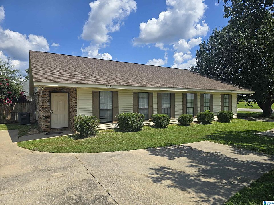 2nd image of 1126 Temple Cir
