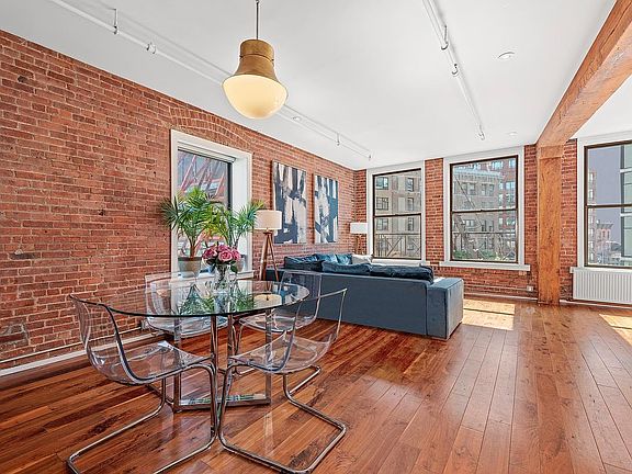 4th image of 474 Greenwich St APT 3N