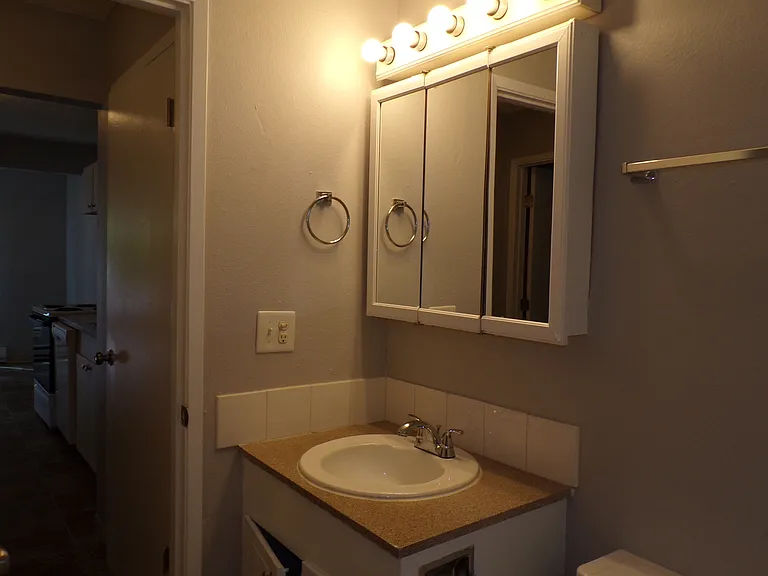 5102 SW 45th Ave — Photo 38