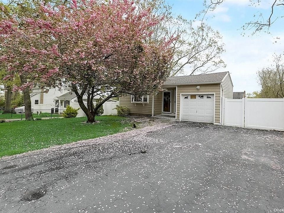1st image of 58 Oakcrest Ave