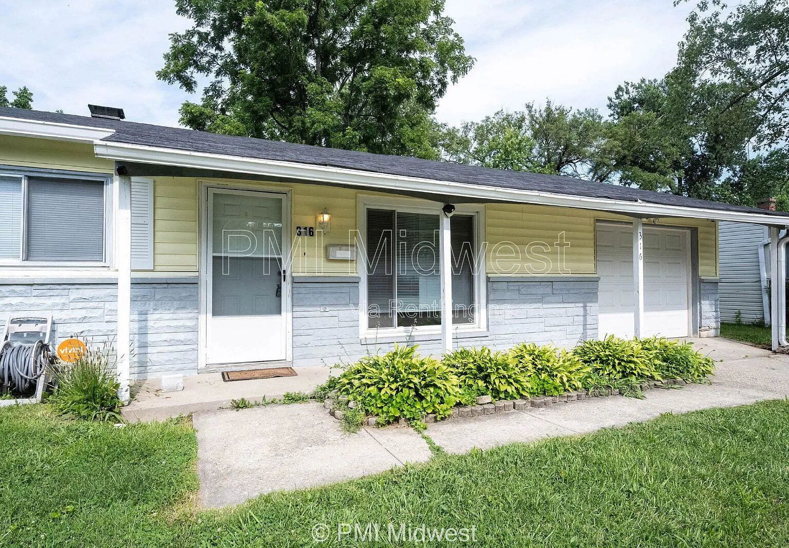 4 bed, 1.0 bath, 1632 sqft, $1,705 — Photo 2
